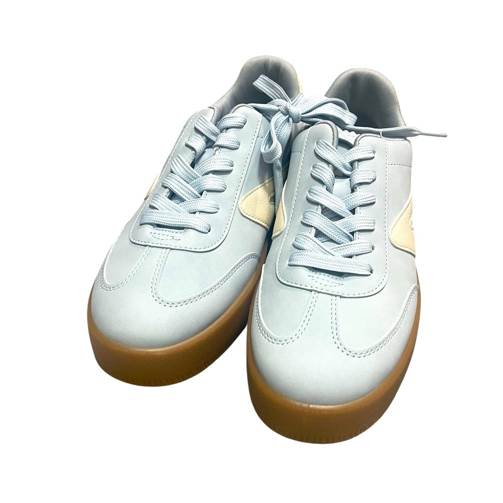 🌟🌟🌼 NEW DOLCE VITA Light Blue Sneakers with Gum Sole. No box